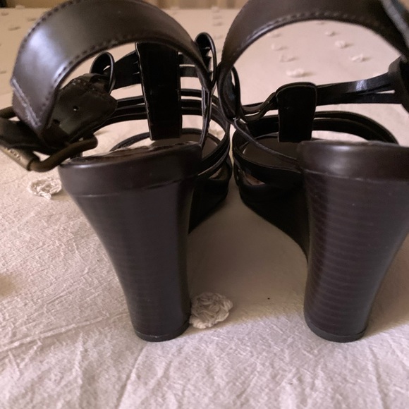 Simply Vera wedge heels. Size 6.5 - Picture 3 of 5